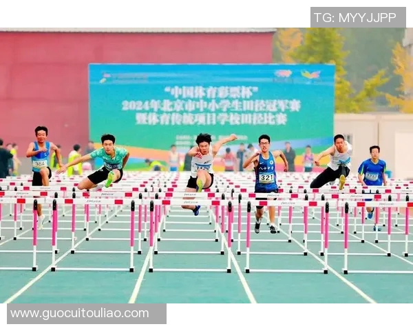 穿越时空的奇幻之旅模特与足球明星的精彩碰撞与梦想追逐